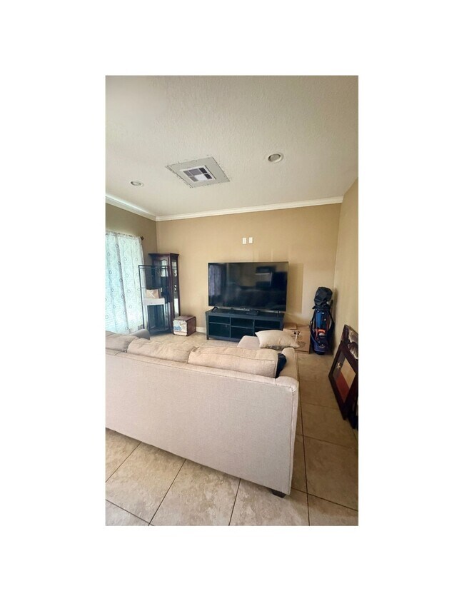 Foto del edificio - 2433 Duncan Dr