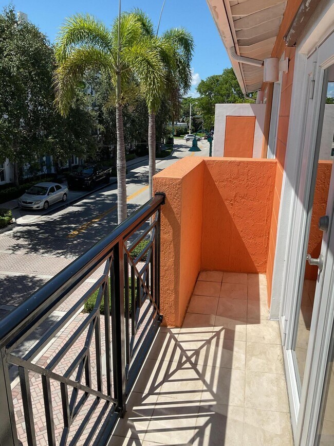 Foto del edificio - 325 NE 2nd Ave