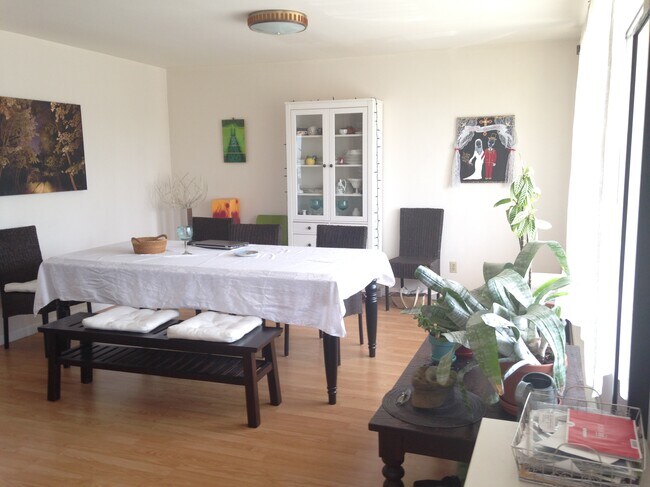 Foto del edificio - 5536 Canfield Pl N