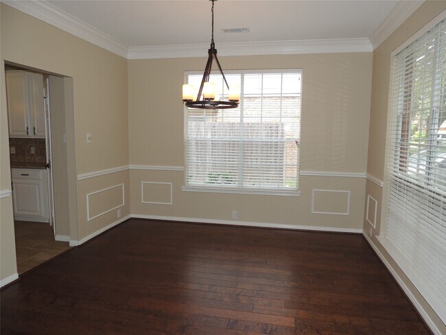 Foto del edificio - 1307 Westwick Forest Ln