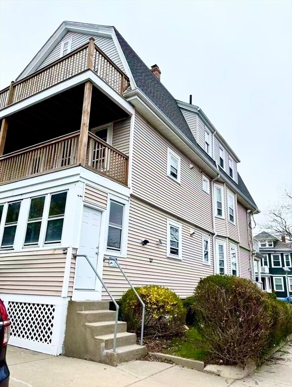 Foto del edificio - 1129 Saratoga St