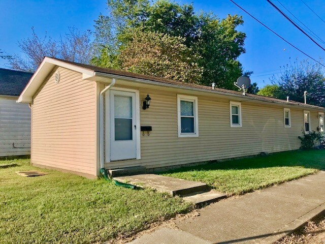 Primary Photo - 920 S Elliott St