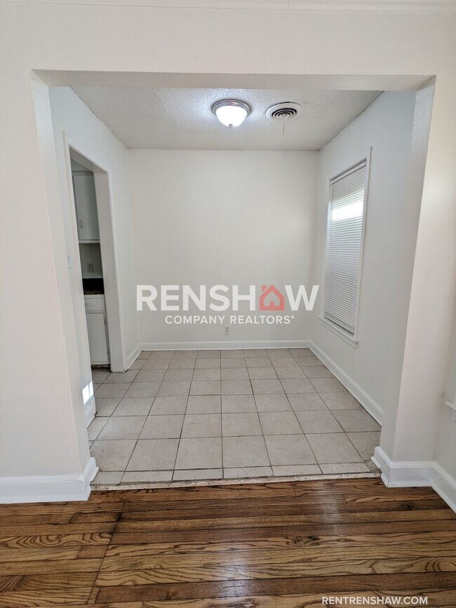 Building Photo - Frayser Property - 4 Bedroom / 2 Bath - Ov...