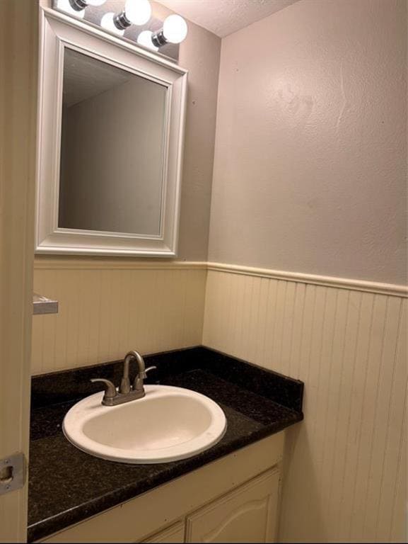 Building Photo - 3323 Brookdale Dr