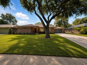 Building Photo - 5027 Creekbend Dr