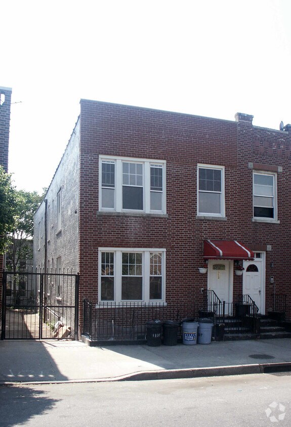 Primary Photo - 1137 Fteley Ave