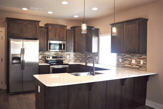 Foto del edificio - Upscale 4 Bedroom 3.5 Bathroom Home in Fayetteville!!