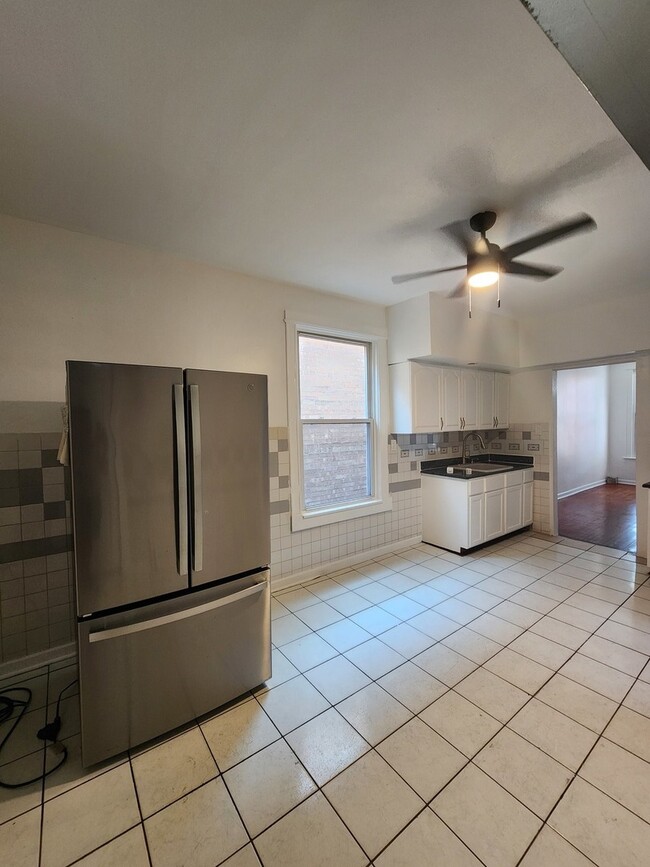 Building Photo - 2646 W Cullerton St
