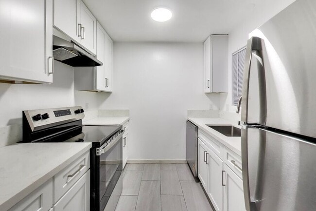 Building Photo - 2820 Park Blvd