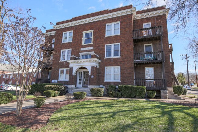 Foto del edificio - 2120 Belmont Blvd