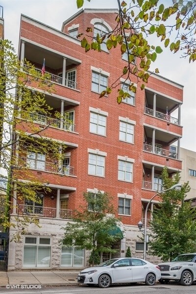 Foto del edificio - 120 W Oak St