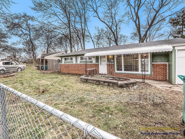 Building Photo - 1088 Studebaker Ave