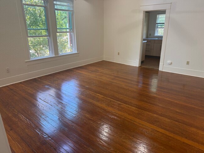 Foto del edificio - 715 W Hickory St
