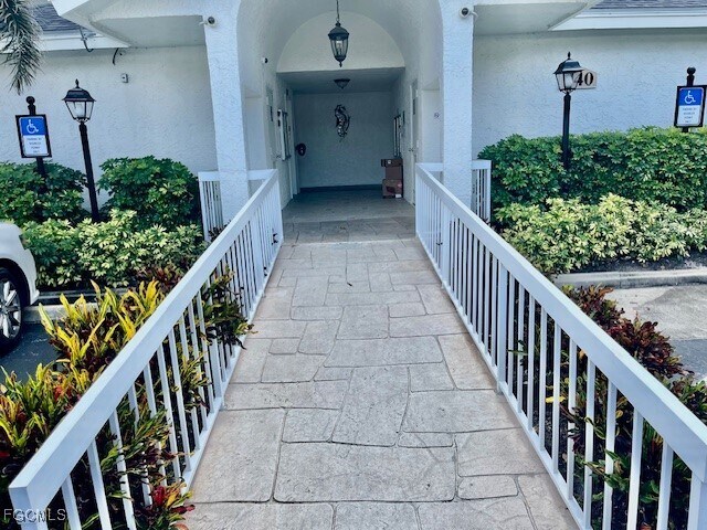 Building Photo - 340 Horse Creek Dr