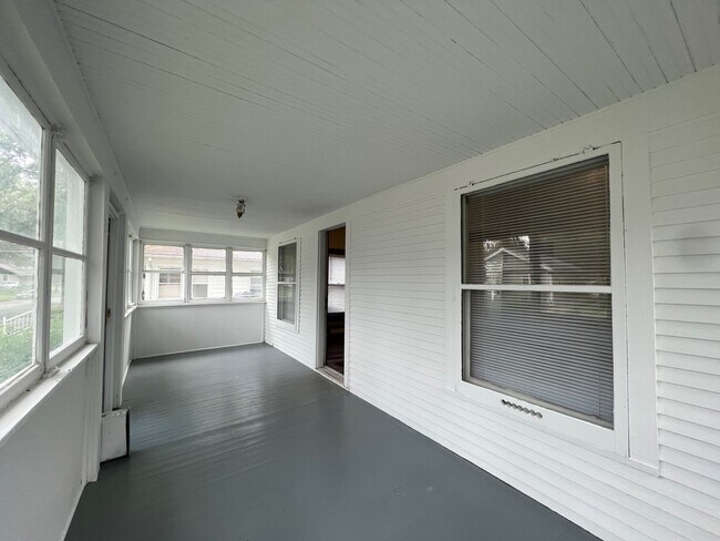 Foto del edificio - 3116 E 7th St