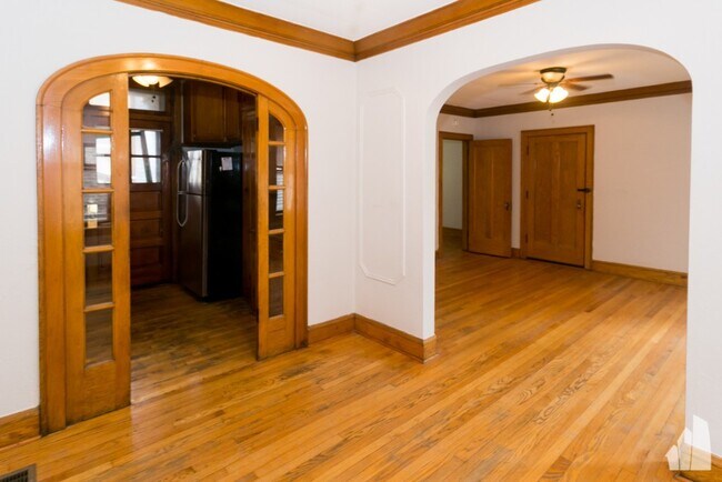 Foto del edificio - 3844 N Bernard St