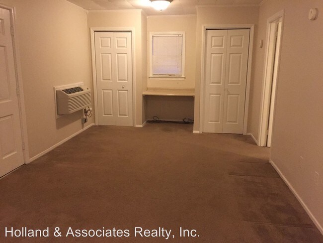 Building Photo - 1 br, 1 bath House - 909-A Elm Street