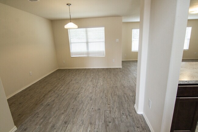 Building Photo - Oakwood Forest - 2029 Oakwood Forest Drive...