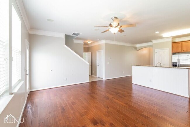 Foto del edificio - 124 Shadybrook Dr
