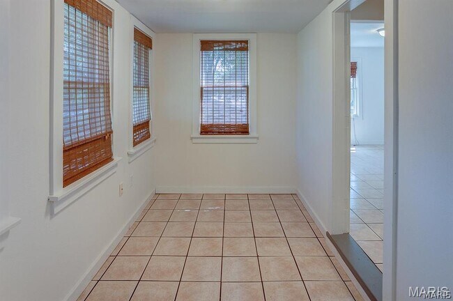 Foto del edificio - 128 S Meridian Rd