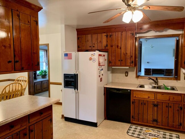 Building Photo - 11930 Lucks Ln