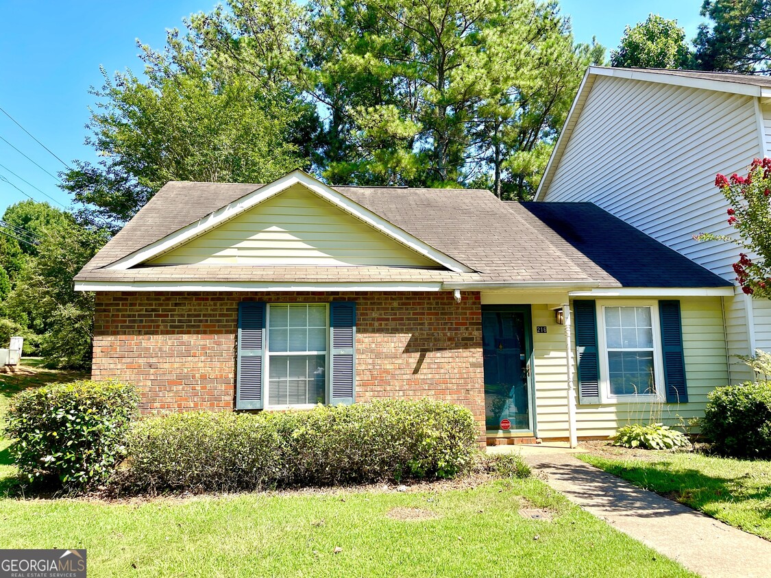 Primary Photo - 216 Sheraton Ct