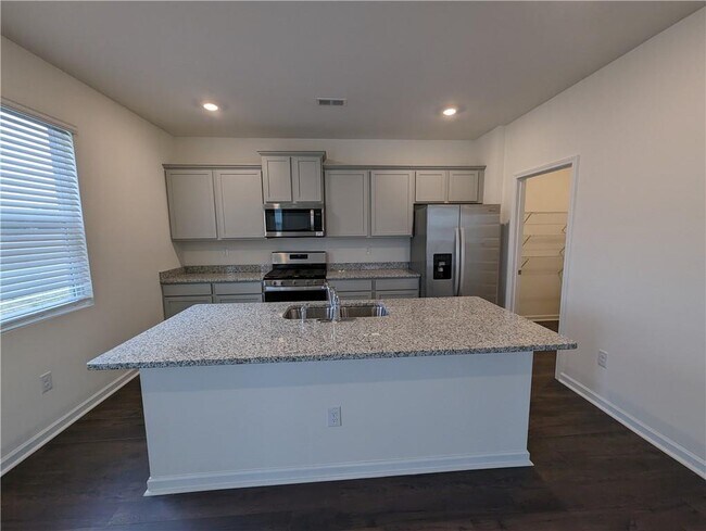 Foto del edificio - 543 Graham Campbell Ln