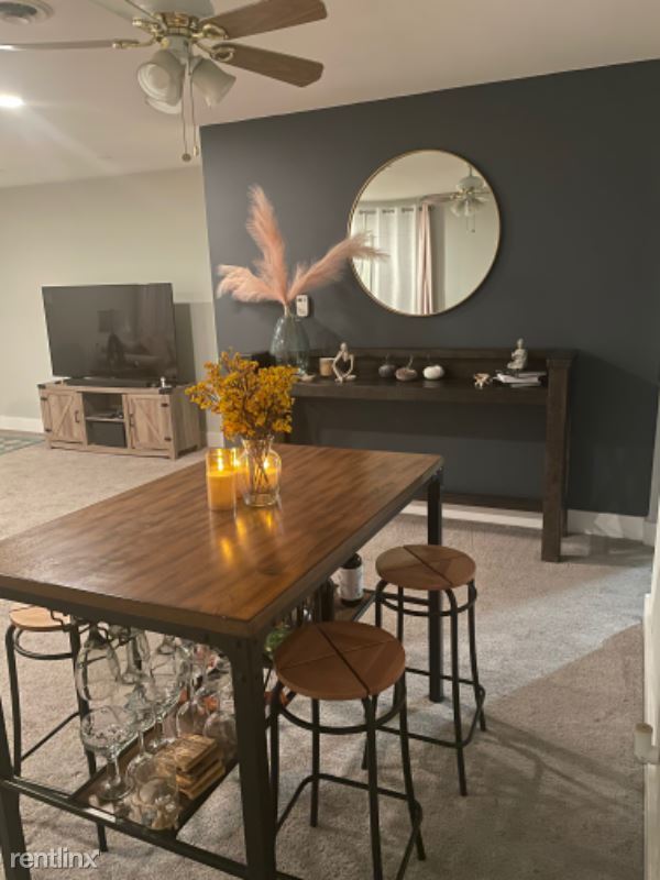 Foto principal - 3 br, 1 bath House - 8010 White Ave