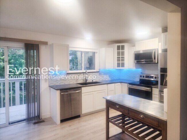 Foto del edificio - 9225 Clermont Dr