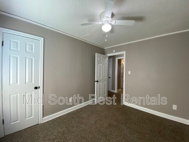 Building Photo - 1685 Baine Ave
