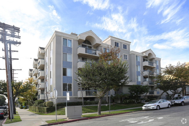 Building Photo - Beloit Apartments