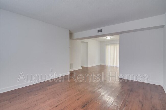 Foto del edificio - 2905 Arrowhead Dr