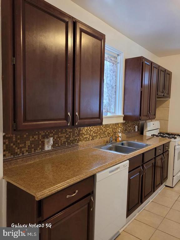 Foto del edificio - 5632 Belair Rd