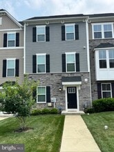 Building Photo - 272 Sugar Maple Square