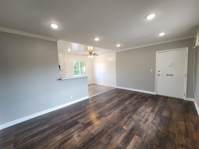 Foto del edificio - 12221 Vanowen St