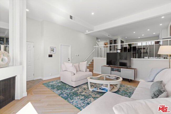 Building Photo - 13072 Maxella Ave