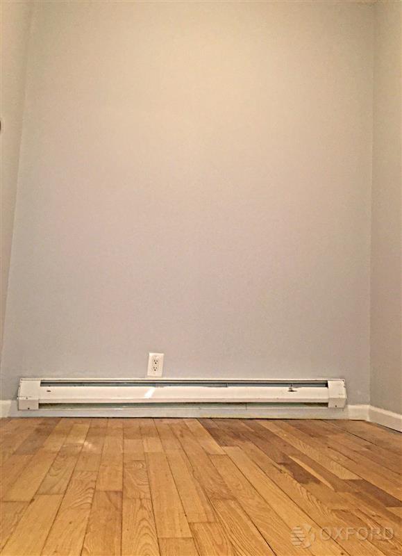 Foto del edificio - 308 W 49th St