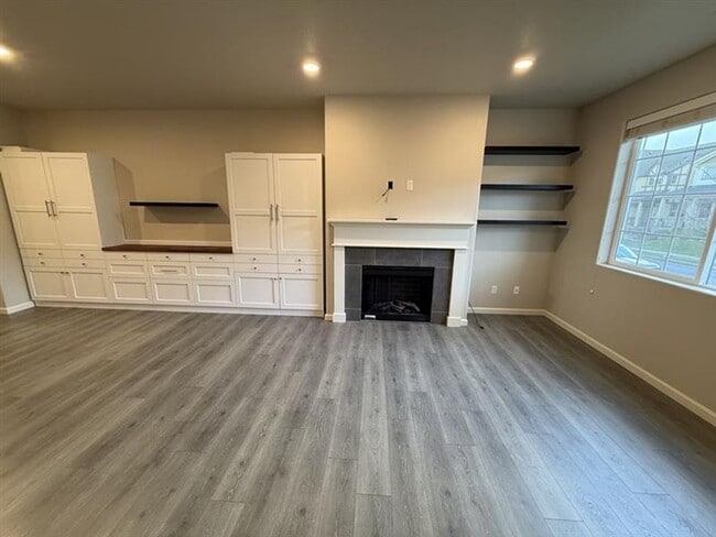 Building Photo - 14233 SW 169th Ave