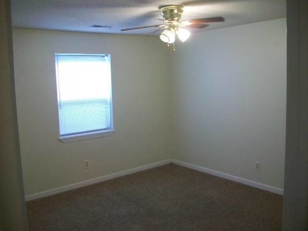 Primary Photo - 1037 N Middle St