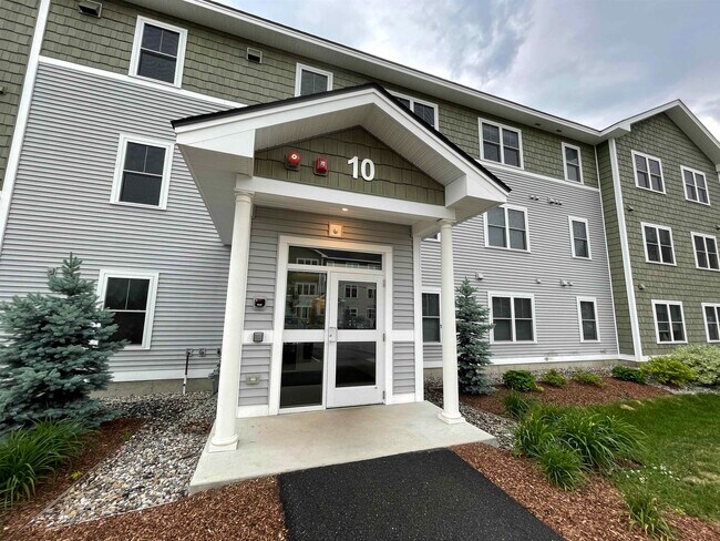 Building Photo - 10 E Ridge Dr