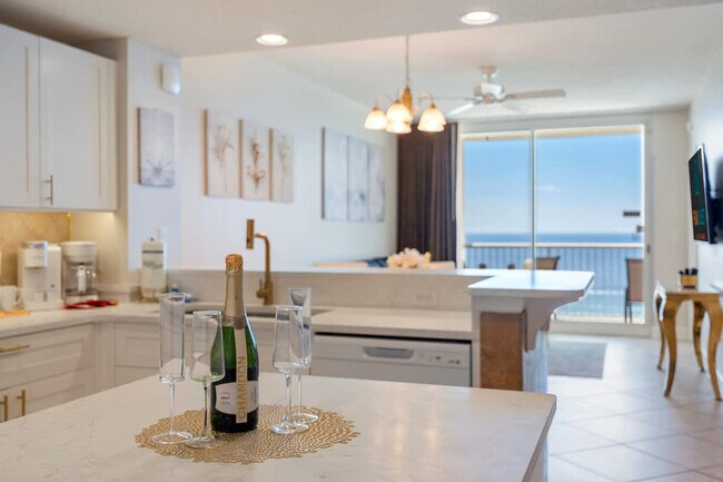 Foto del edificio - 10811 Front Beach Rd