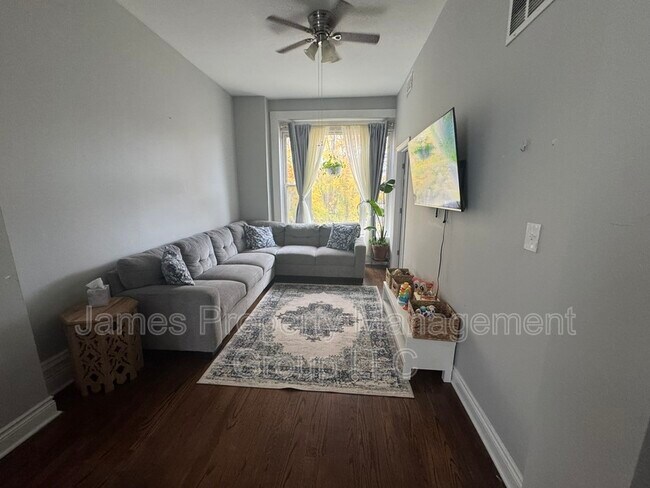 Foto del edificio - 1229 N Artesian Ave