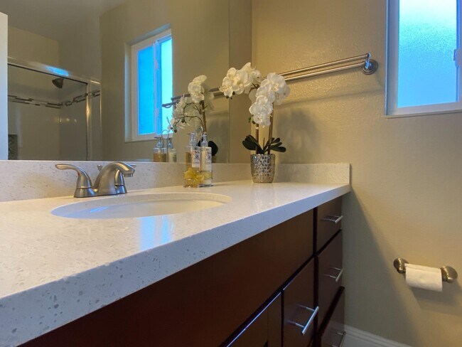 Foto del edificio - 982 Marquette Ln