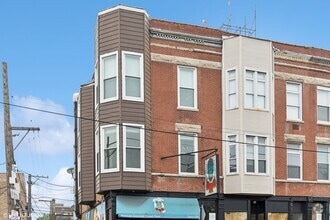 Building Photo - 2346 W Fullerton Ave