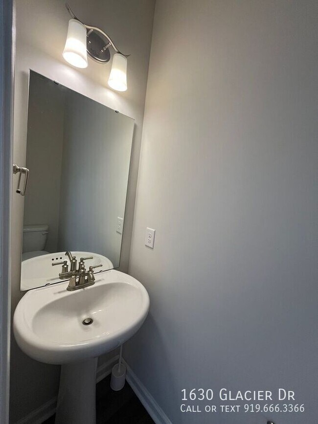 Photo - 1630 Glacier Dr House