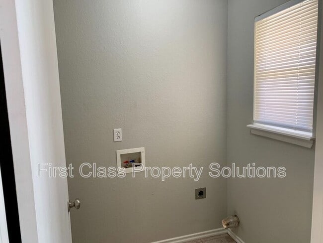 Building Photo - 4317 SE 87th St