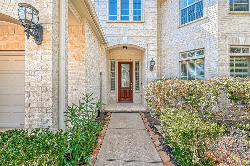 Primary Photo - 13204 Laguna Shores Dr