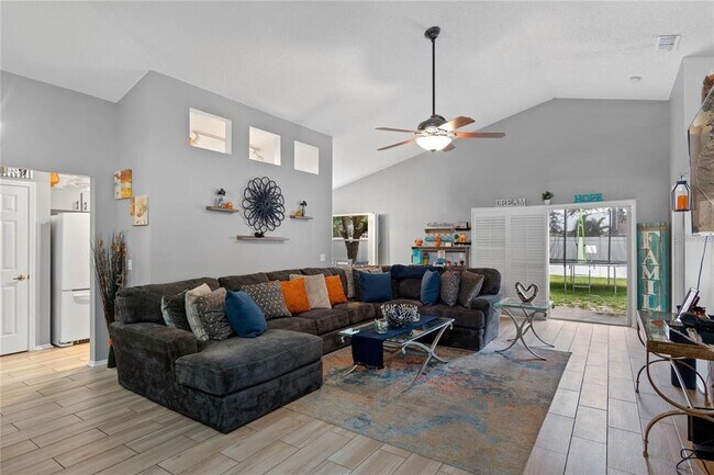 Building Photo - 541 Heather Glen Dr