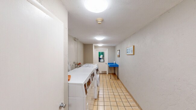 Foto del edificio - 176 Swanson Rd