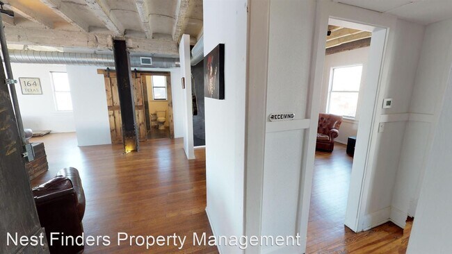Foto del edificio - 1 br, 1.5 bath House - 1846 Margaret St #6A